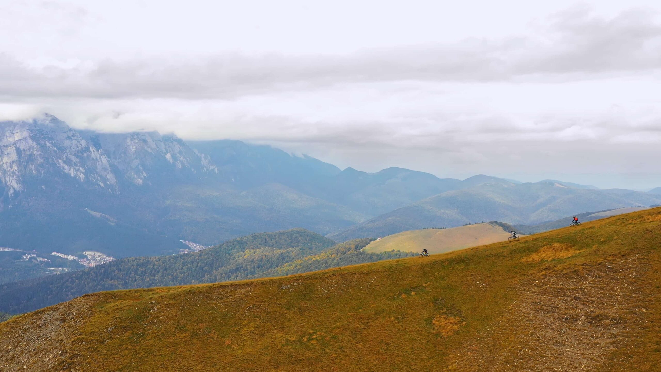 Drum forestier de munte, locație populară pentru ture MTB